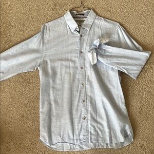 Men's Light Blue Button-Up Shirt